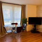 2 Bedroom Apartment Near Glasgow City Centre, Celtic Park And Emirates Arena