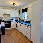 2 Bedroom Apartment Near Glasgow City Centre, Celtic Park And Emirates Arena