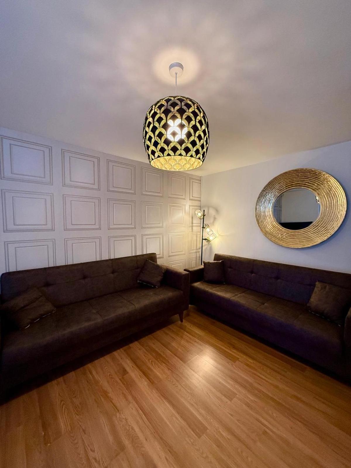 Apartment 2 Bedroom Near Centre, Celtic Park And Emirates Arena *