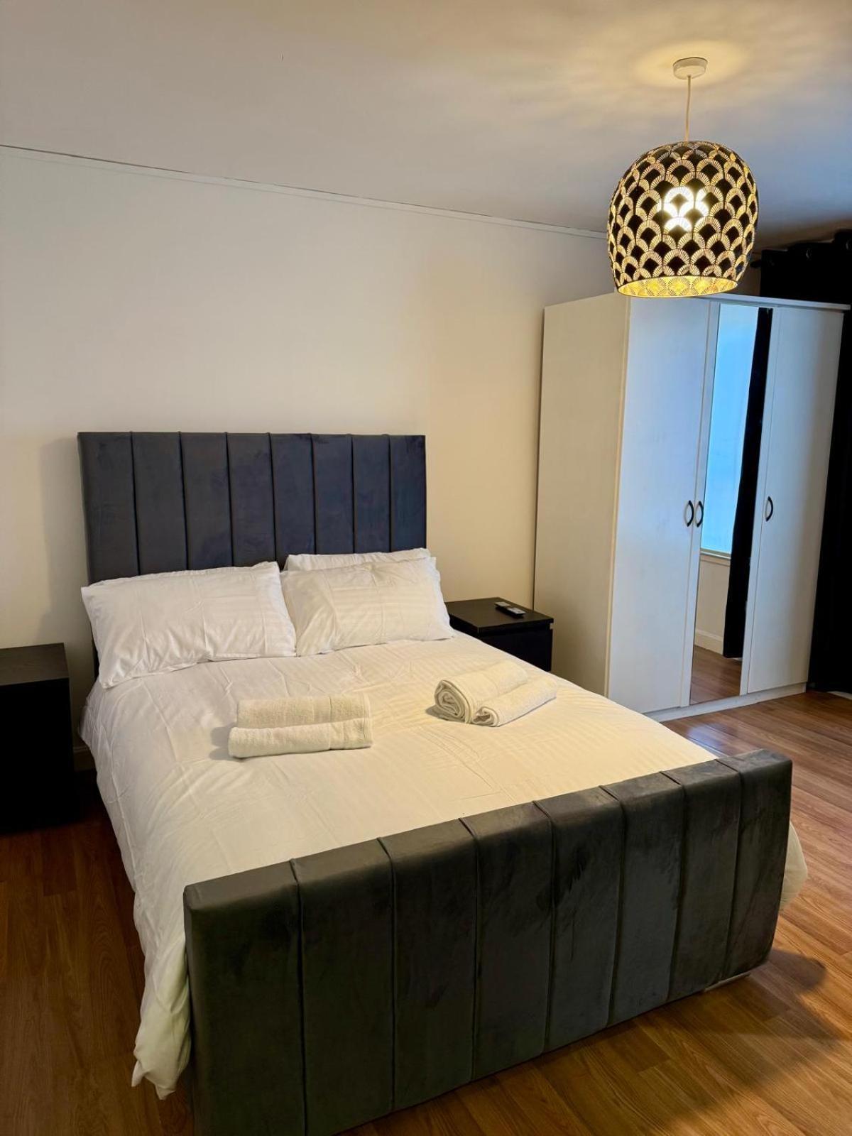 2 Bedroom Near Centre, Celtic Park And Emirates Arena